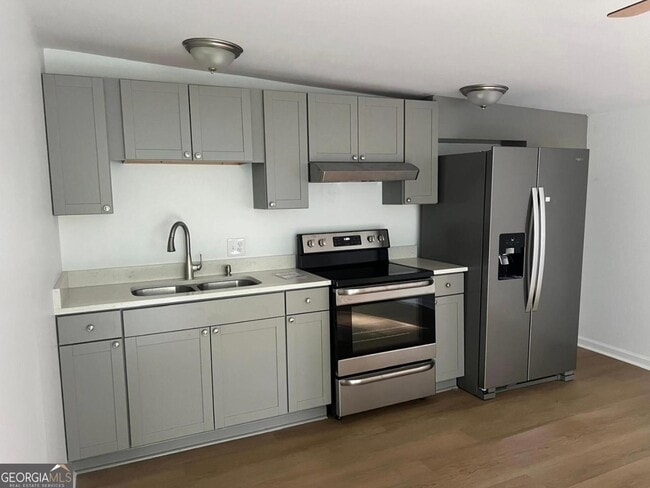 Building Photo - 572 Lancelot Dr