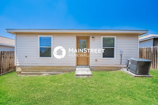 Building Photo - 3 Bedroom Pet-Friendly Home in San Antonio, TX with Main Street Renewal