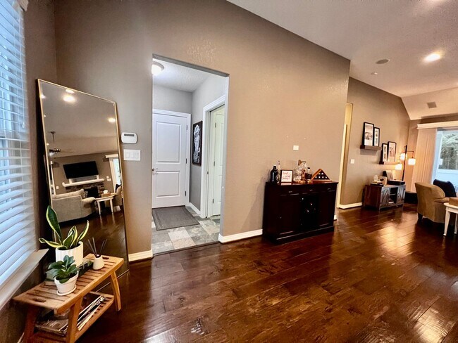 Building Photo - Beautiful Corner Lot, Single Family Home, in Sherwood Lakes.