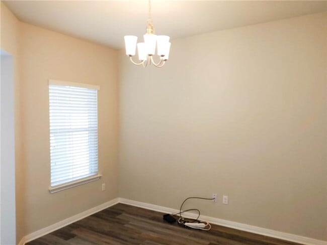 Building Photo - 636 Donegal Ln