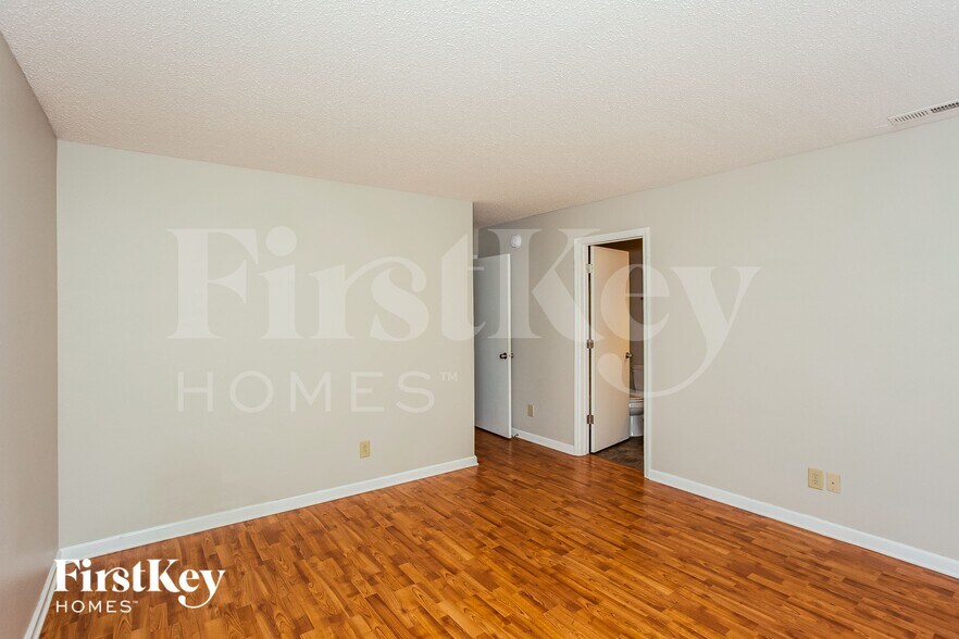 Building Photo - 12205 Lindley Dr