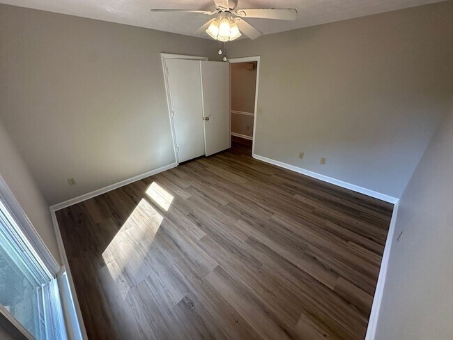 Building Photo - 5159 Saundersville Rd