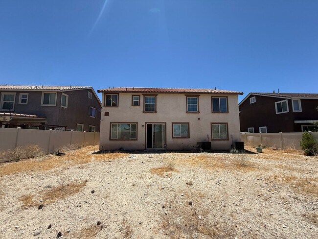 Building Photo - Palmdale 4 Bedroom + 3 Bath
