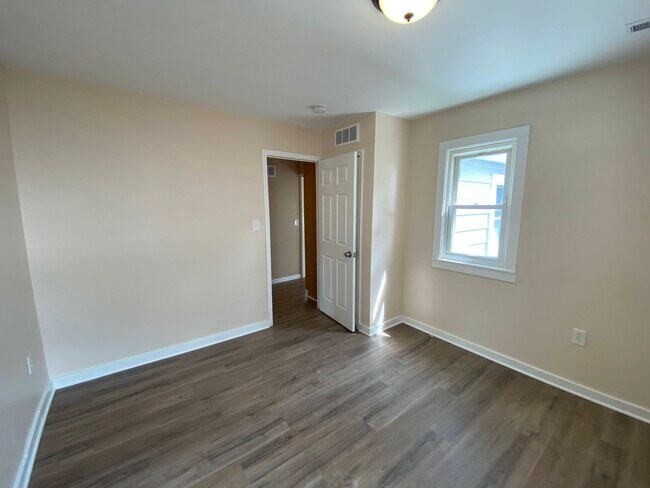 Building Photo - 35807 Schley Ave