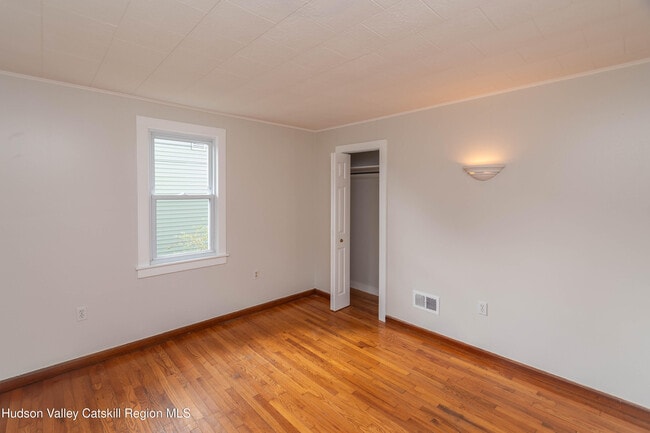 Building Photo - 297 Clifton Ave