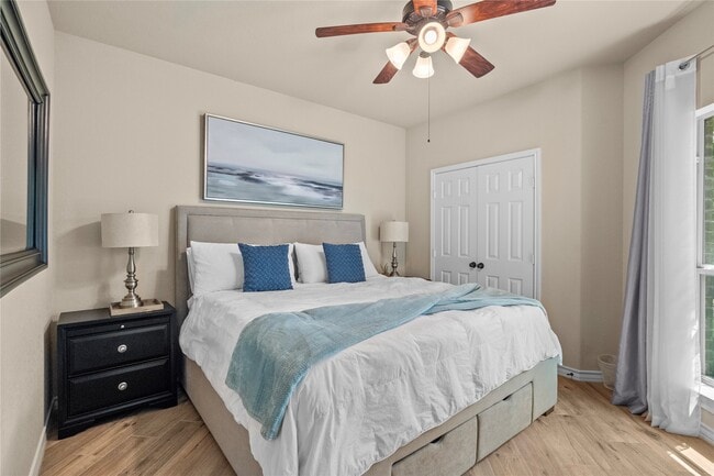 Building Photo - 1408 S Friendswood Dr