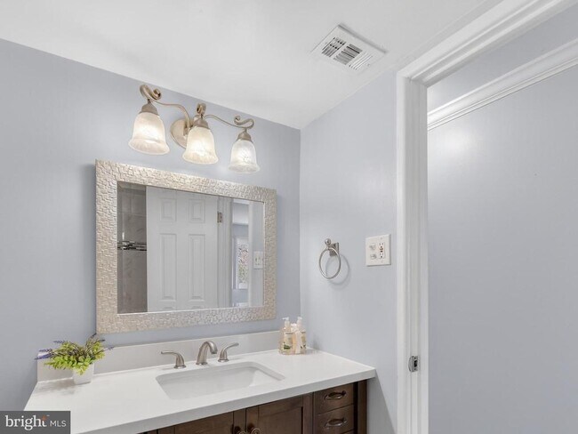 Building Photo - 2908 Kings Chapel Rd