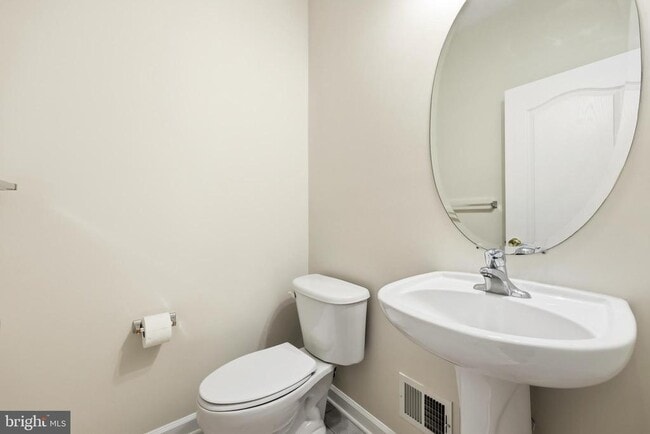 Building Photo - 743 Collington Ct