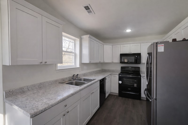 Building Photo - 138 5th Ave