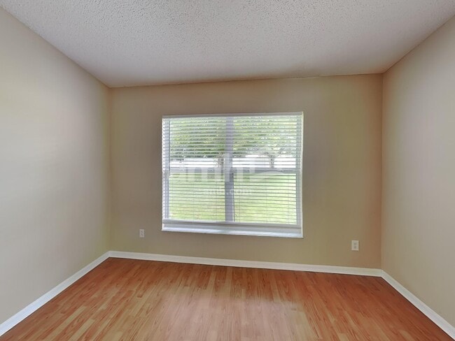 Building Photo - 12131 Woodglen Cir