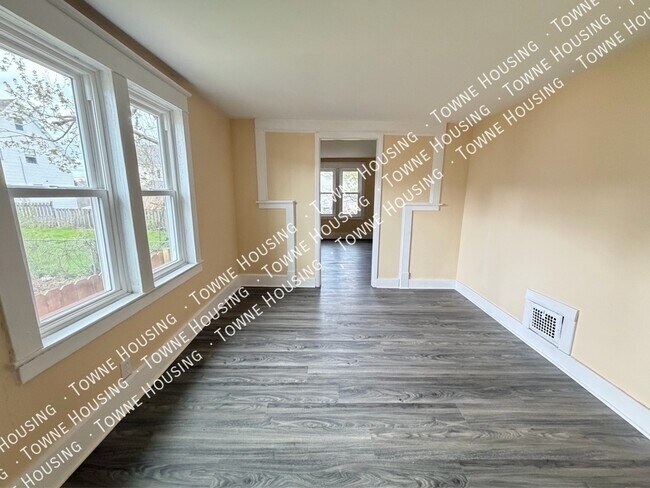 Building Photo - 125 Edison Ave