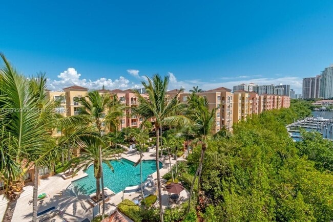 Building Photo - 19801 E Country Club Dr