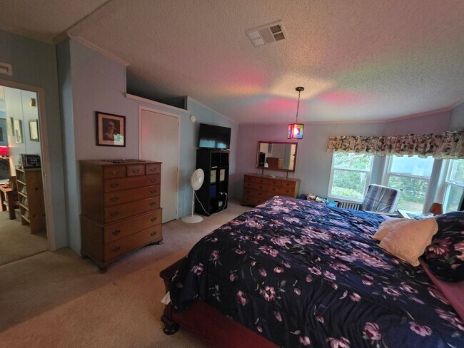 Building Photo - Hidden Gem - Vacation Home