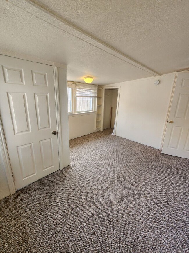 Building Photo - n17290