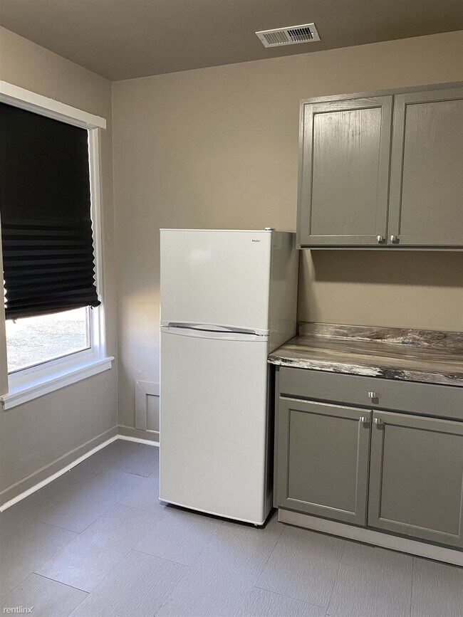 Building Photo - 2 br, 1 bath Duplex - 1231 Estelle Street