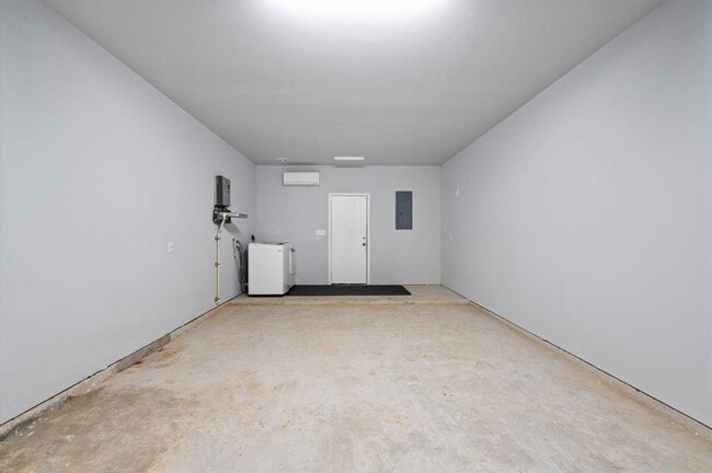 Building Photo - 18835 Elegance Ave