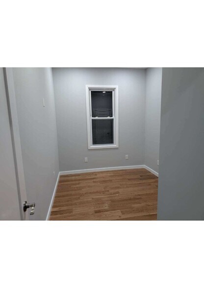 Building Photo - 7448 45th Ave