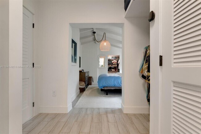 Building Photo - 1355 Biarritz Dr