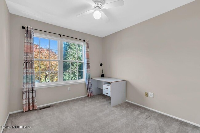 Building Photo - 9 Cherry Hill Ln