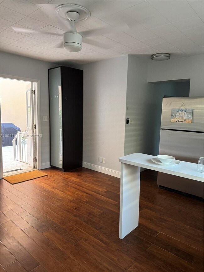 Building Photo - 323 New Mexico St