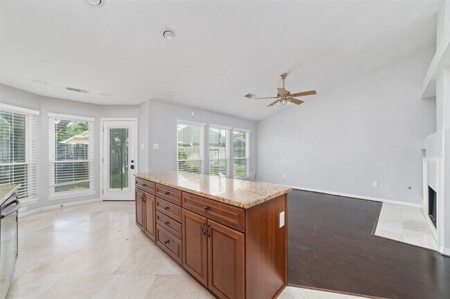 Building Photo - 20822 Whitevine Way