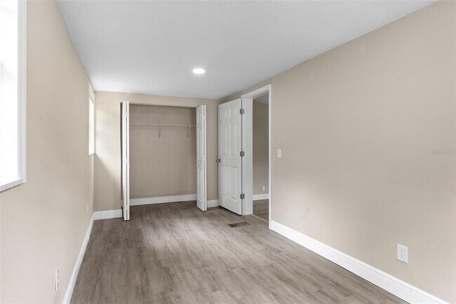 Building Photo - 15375 SE 64th Pl