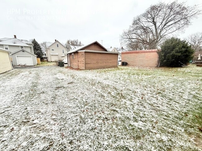 Building Photo - 1208 19th St NW