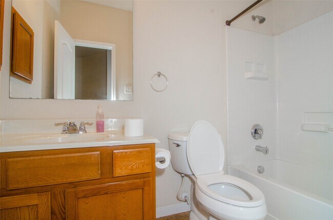 Building Photo - 18314 Fairwood Meadow Ct