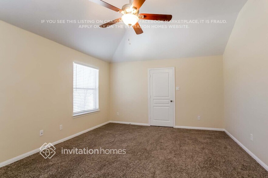 Building Photo - 13321 Enchanted Way