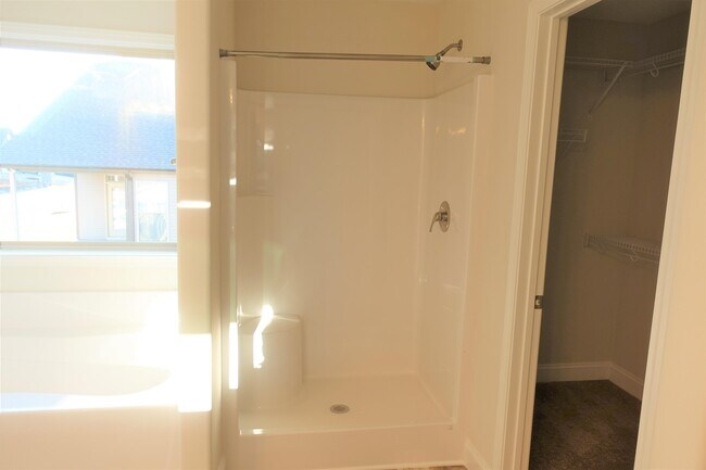Building Photo - 2731 Millhone Dr