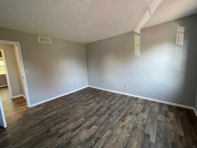 Building Photo - 6455 Brookedge Ct