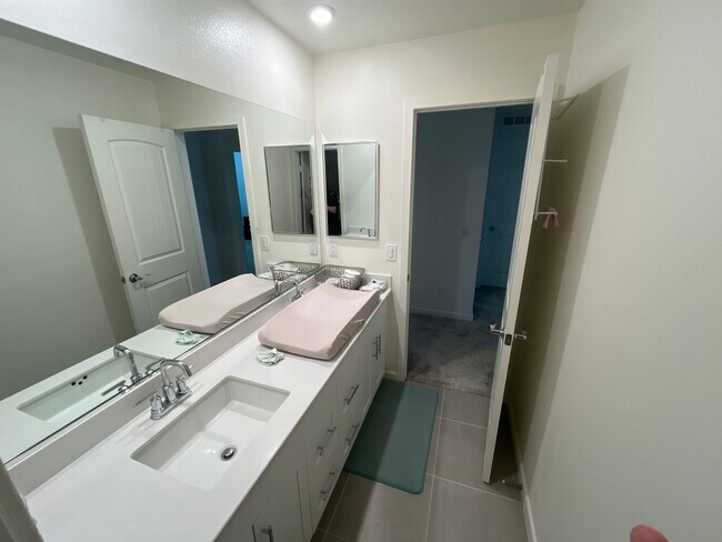 Building Photo - 24943 Dassault Ct