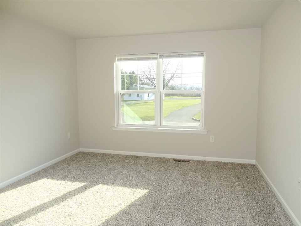 Building Photo - 21 Cobblestone Ct