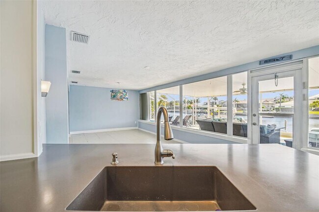 Building Photo - 5050 Porpoise Pl