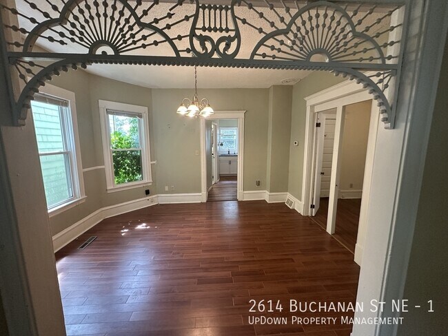 Building Photo - 2614 Buchanan St NE