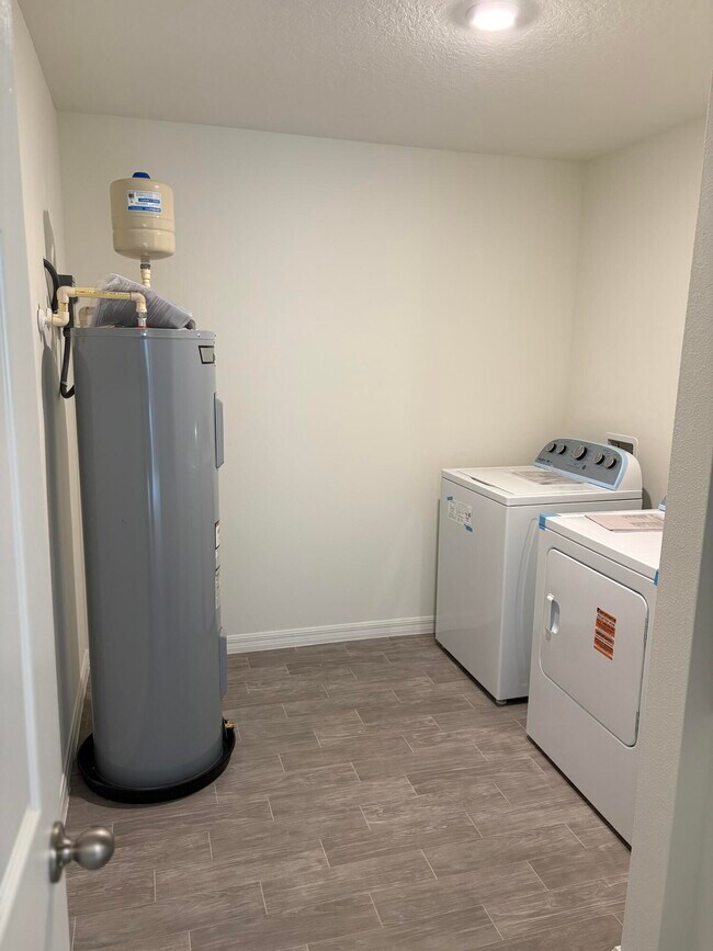 Building Photo - 1109 Altamira St NW