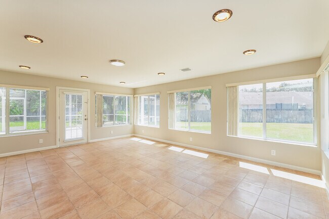 Building Photo - 1601 Bent Pine Way