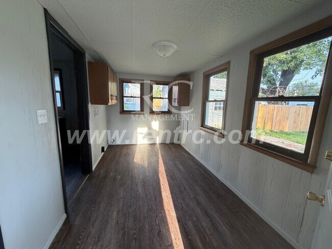 Building Photo - 121 Warrington-