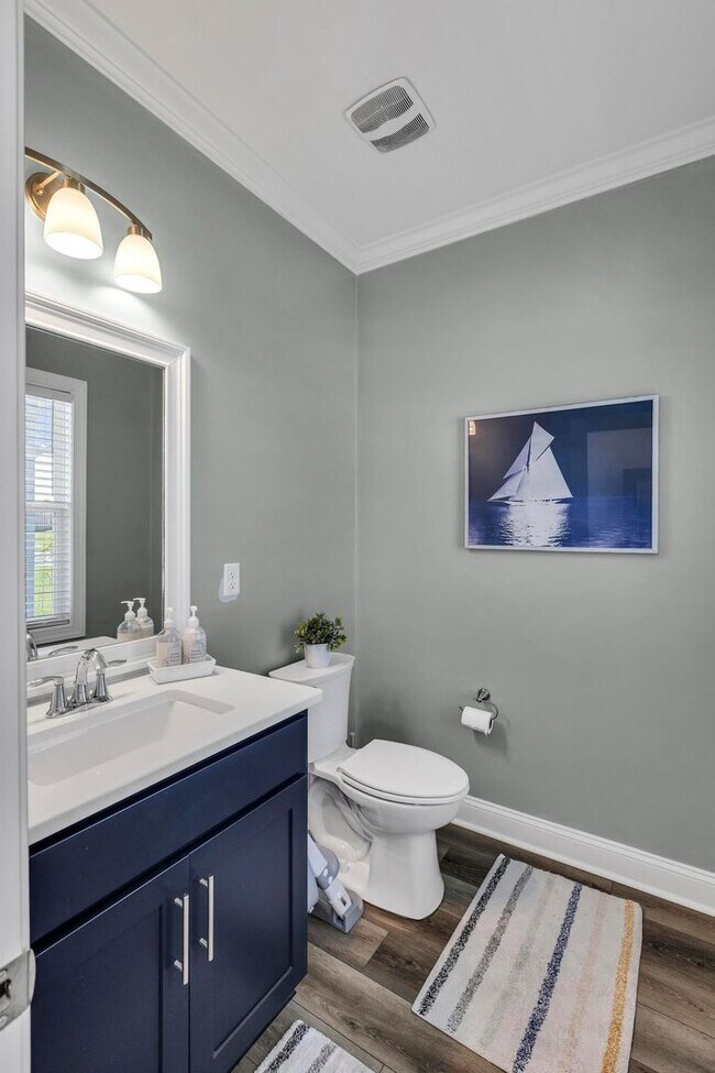 Building Photo - Move in Special!!! $500 off first months r...