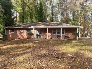 Building Photo - 2191 Beecher Cir SW