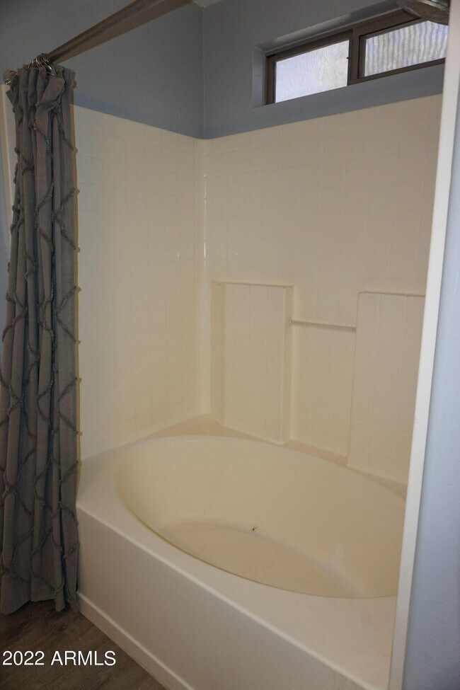 Building Photo - 2046 N Parish Ln