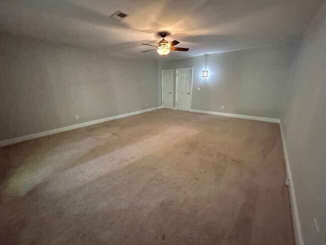 Building Photo - 3 Bedroom | 3.5 Bathroom Raleigh Townhome ...