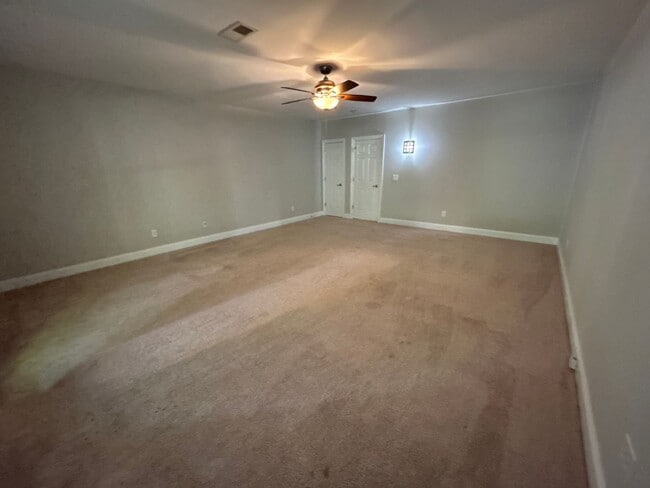 Building Photo - 3 Bedroom | 3.5 Bathroom Raleigh Townhome