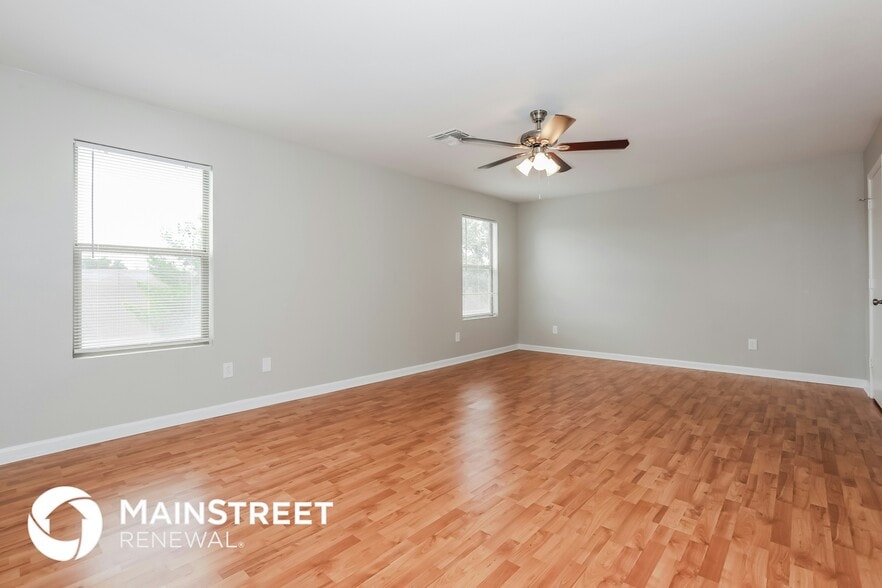 Building Photo - 1566 S Danielson Way