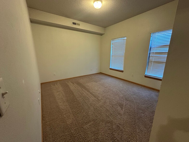 Building Photo - 2888 Coral Ct