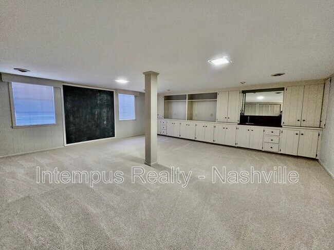 Building Photo - 8124 Devens Dr