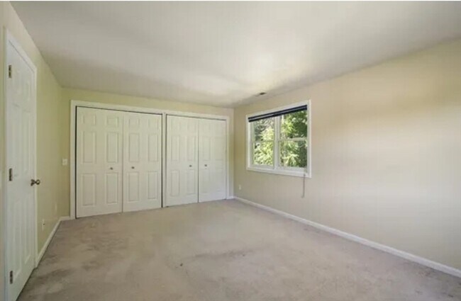 Building Photo - 35 B Gates Rd