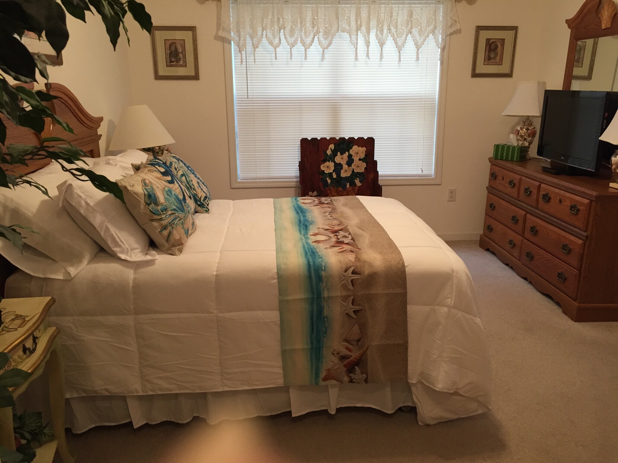 Fairhaven Apartments bedroom - 322 Valley Rd