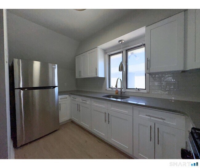 Building Photo - 74 Garfield Ave