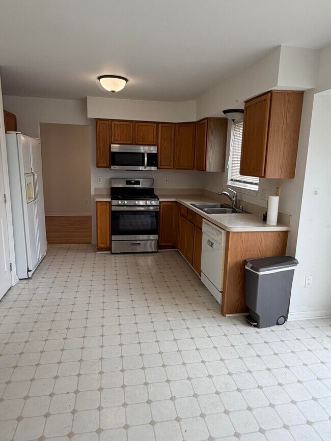 Building Photo - 4171 Inglewood Dr
